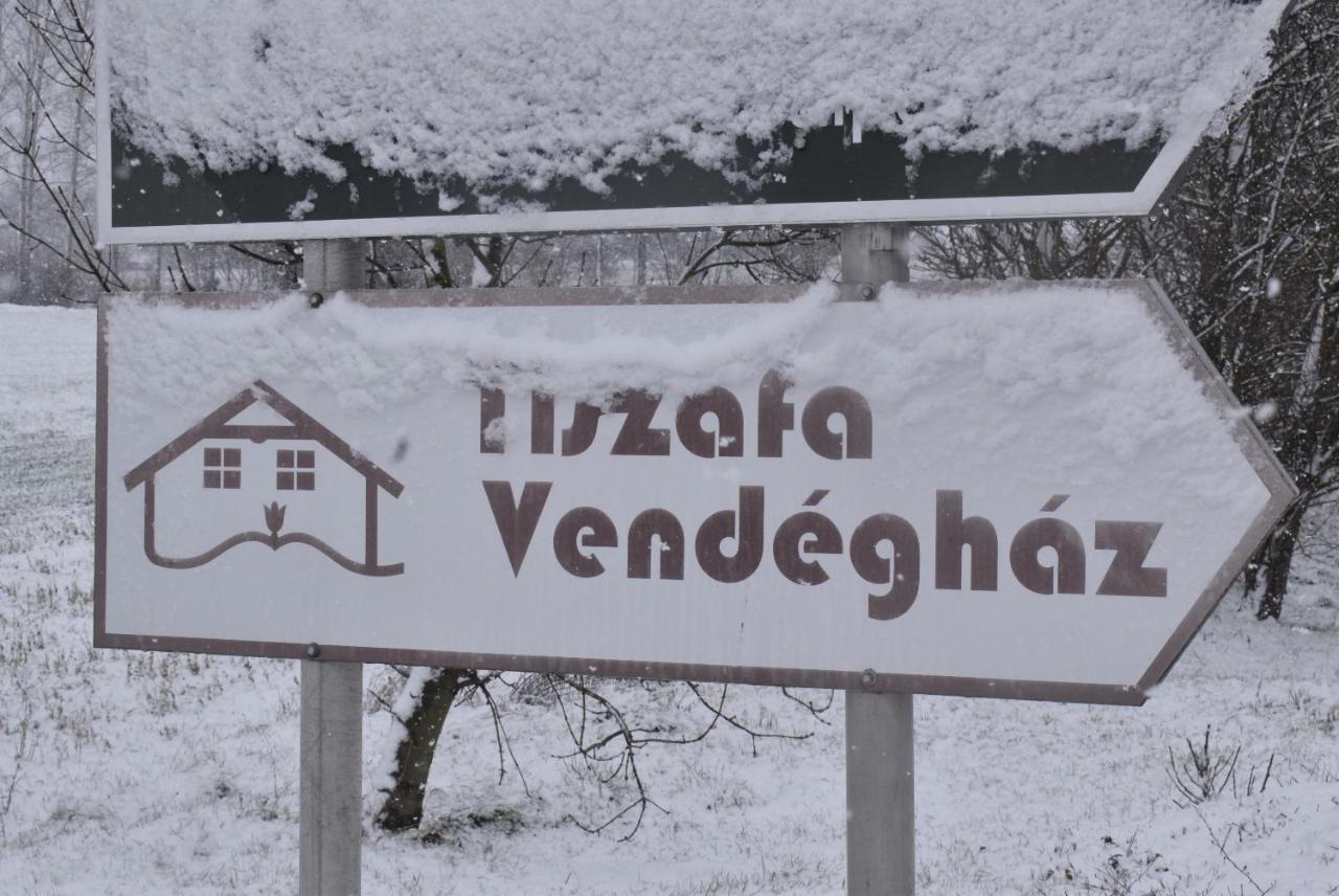 Tiszafa Vendeghaz Szentgal酒店 外观 照片